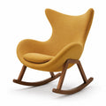 Sillón mecedora de tela amarilla y estructura de nogal