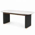 Mesa de comedor de mármol con base de metal dorado